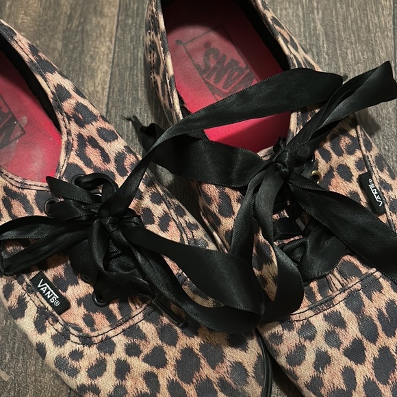 Vans Off The Wall Cheetah Leopard Print Sneakers - Picture 7 of 9